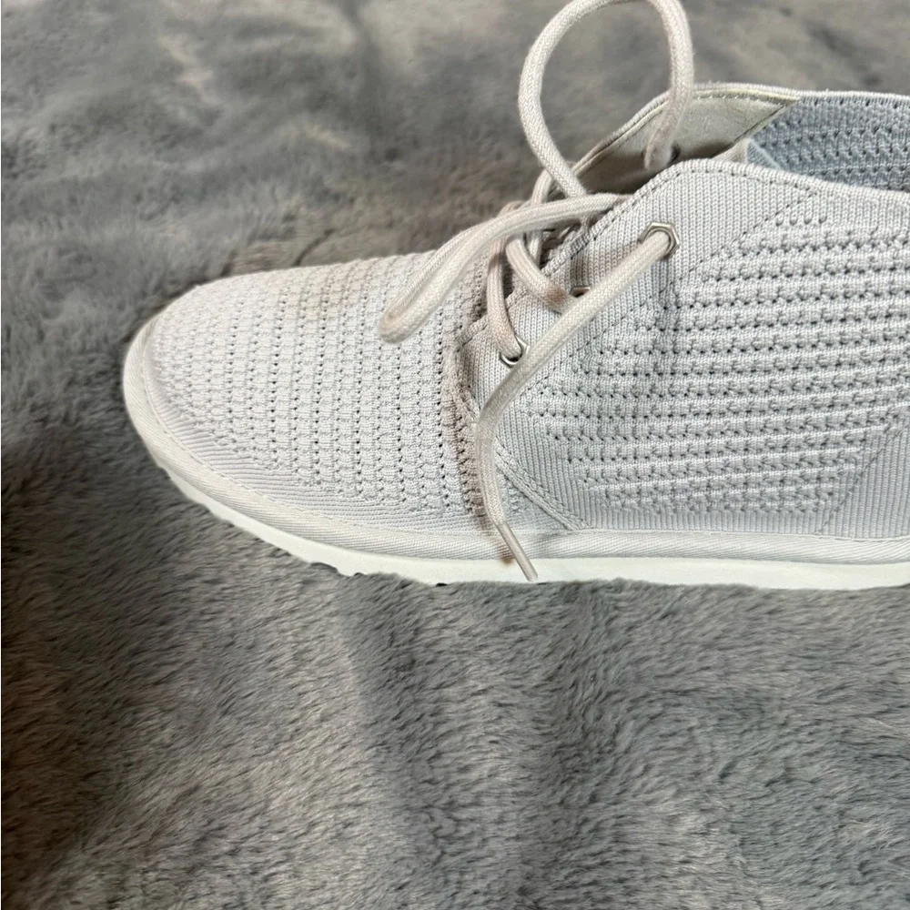 UGG Women Light Gray Knit Boots - Picture 3 of 8